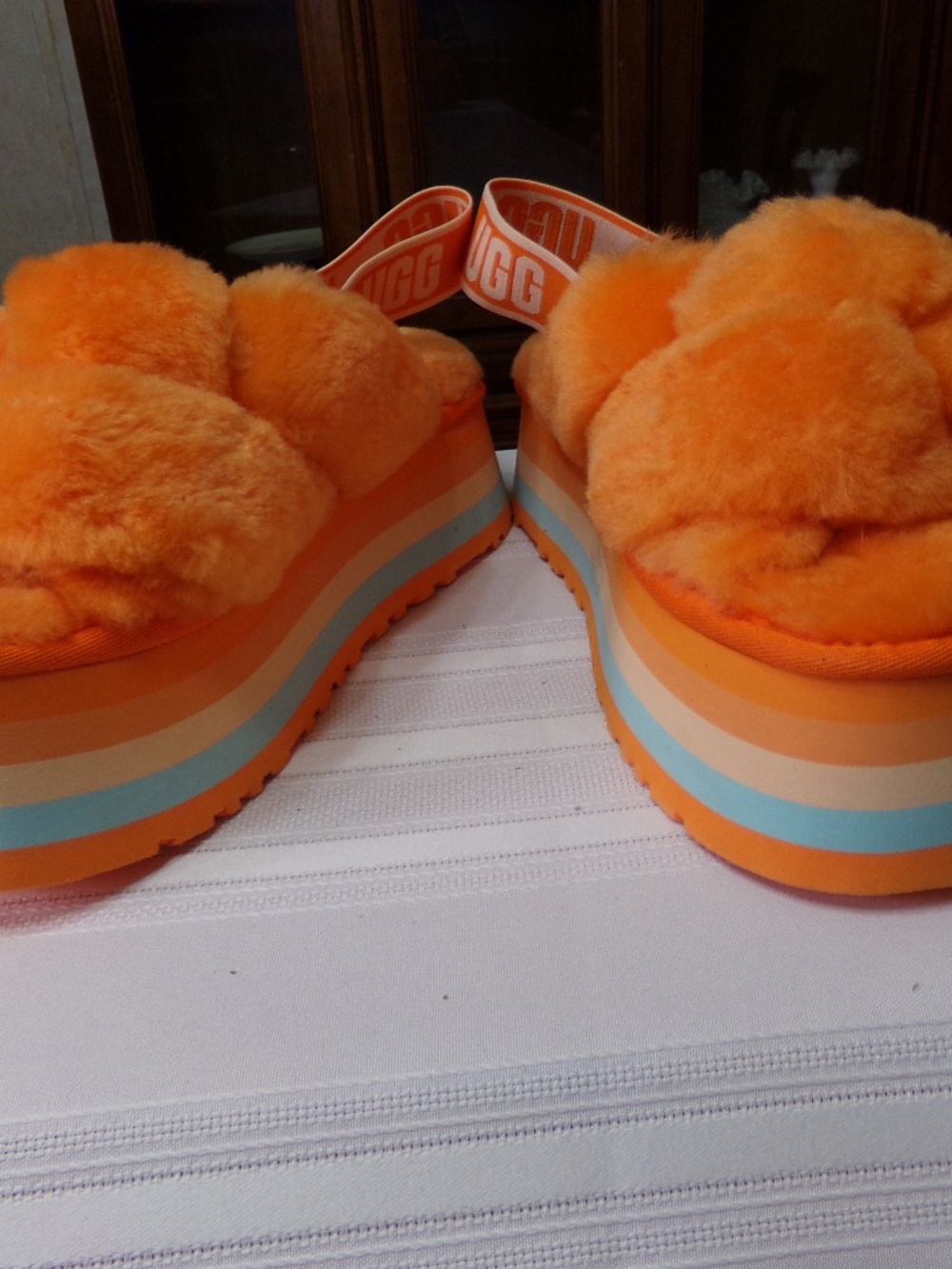 NWOB UGG All Fluffed Up Knoty Tangerine Platform Slippers Size Women’s US 8 - Picture 7 of 11